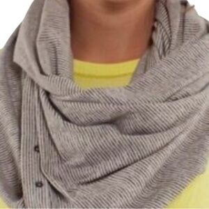 Women's Lululemon infinity scrunch Scarf One Size Gray & Black